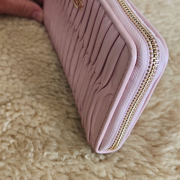 Gorgeous Coach Pale Pink Gathered Soft Leather Long Wallet 🩷 - Picture 15 of 16